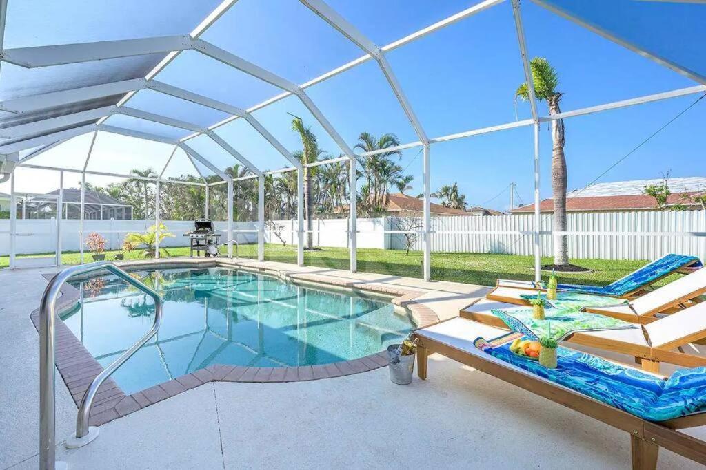 Spacious Vacation House With A Free Heated Saltwater Pool Villa Cape Coral Exterior photo